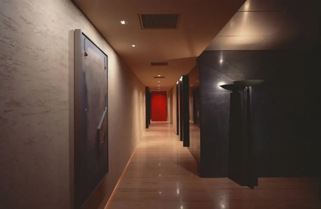 Entrance Hall 1F